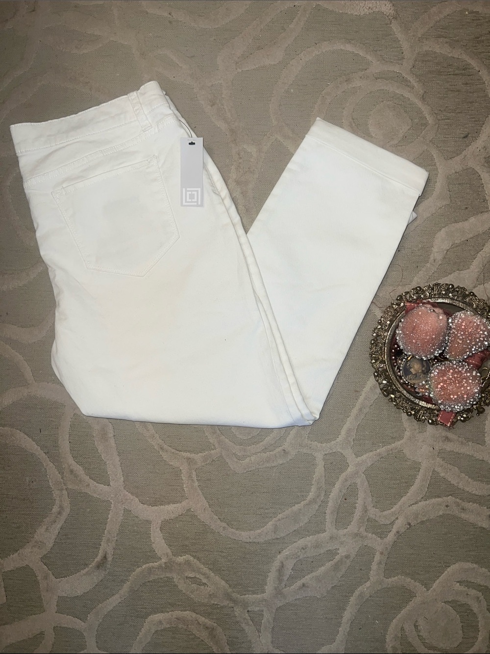 NWT🌷LIZ CLAIBORNE🌷White City Fit Skinny Boyfriend jean